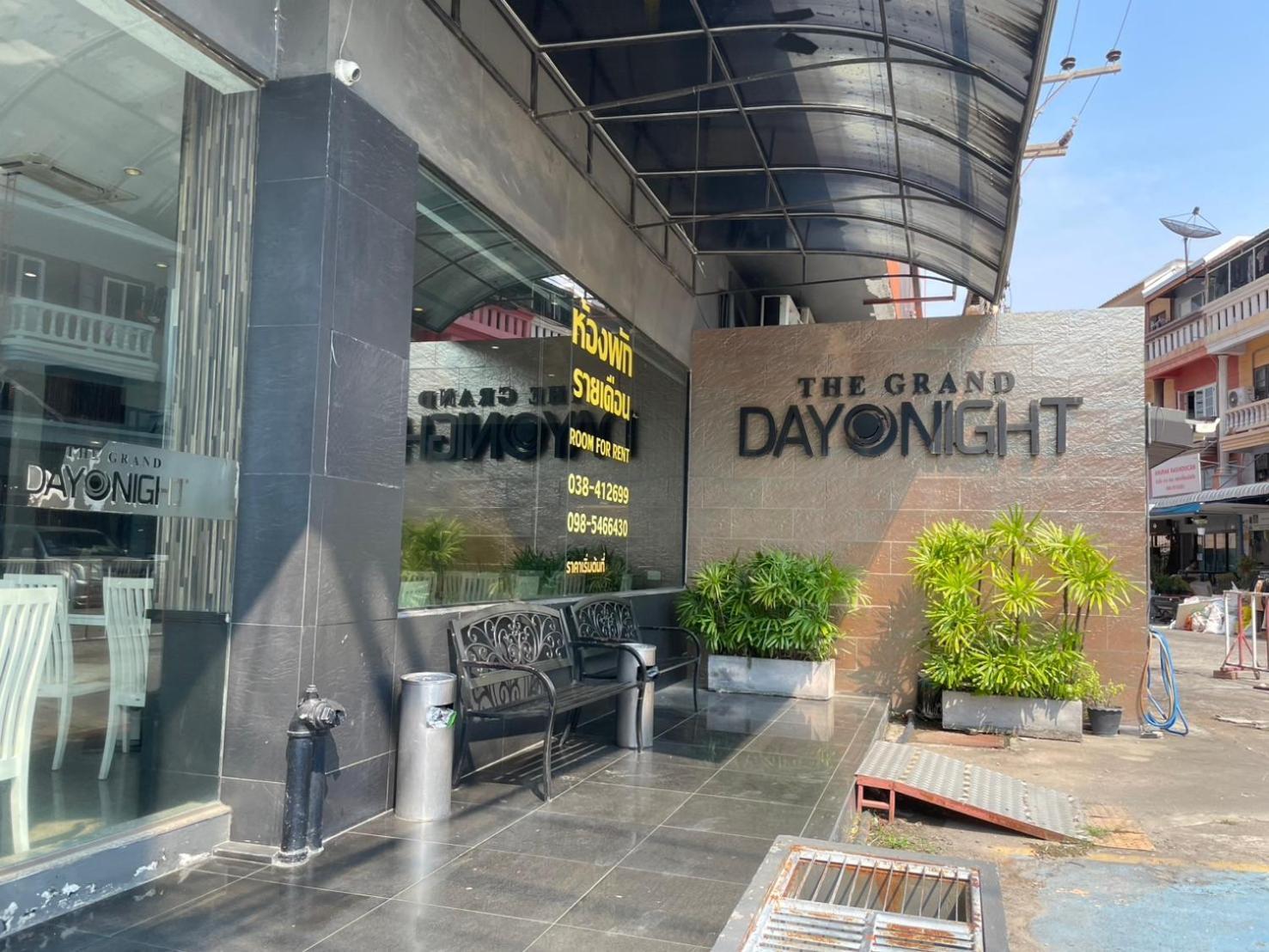 Hotel The Grand Day Night Pattaya Exterior foto