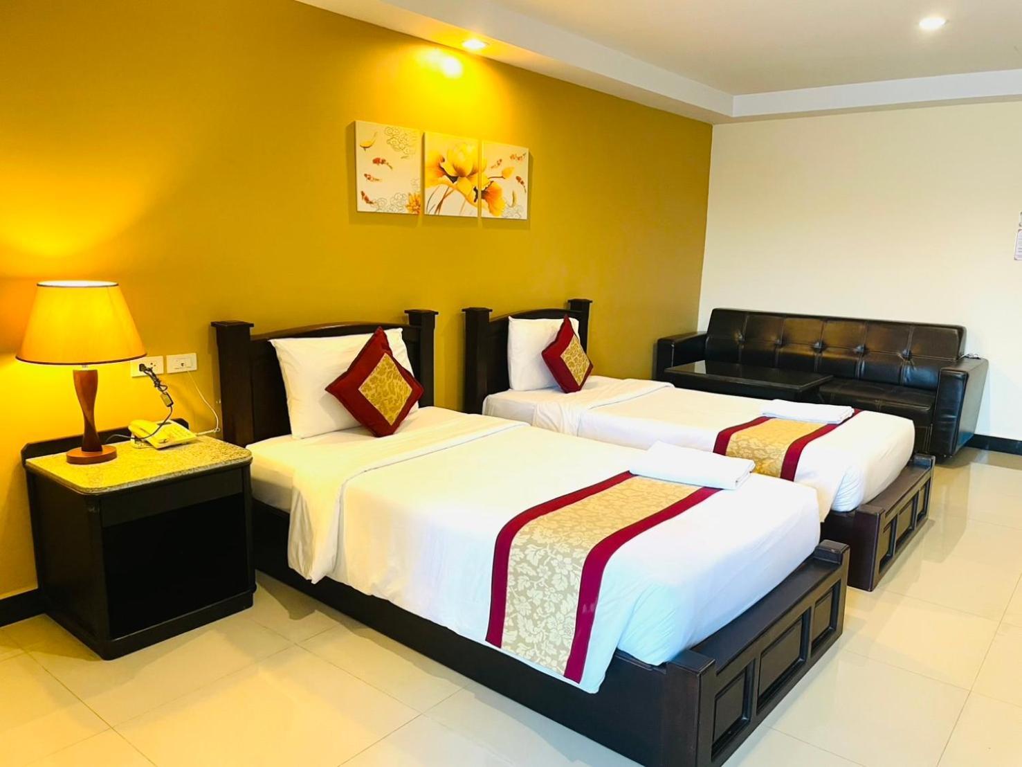 Hotel The Grand Day Night Pattaya Exterior foto