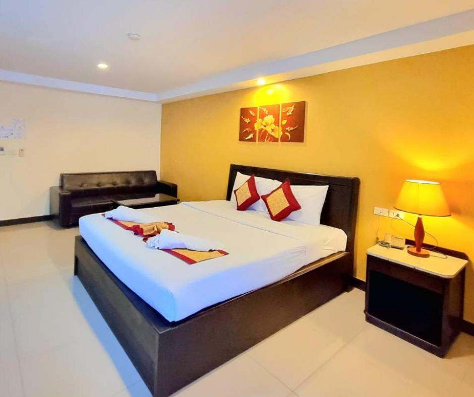 Hotel The Grand Day Night Pattaya Exterior foto